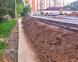 В июне рабочие завалили грунтом пешеходную тропинку