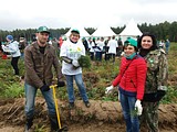 Посадка деревьев в Подушкинском лесопарке