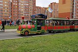 посадка деревьев в ЖК «Гусарская баллада»
