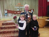 Константин Сергеевич Федотов с учащимися Кубинской СОШ №1