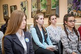Круглый стол «Знаешь историю — любишь страну».