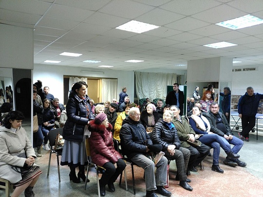 Cобрание жителей п. Кубинка — 2 по вопросу закрытия единственного спортивного объекта — ГОКа (Гарнизонного офицерского клуба)