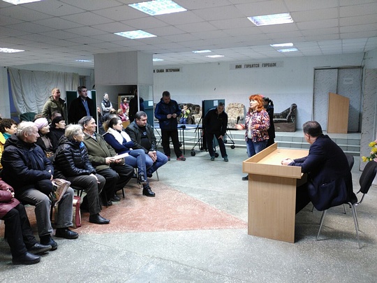 Cобрание жителей п. Кубинка — 2 по вопросу закрытия единственного спортивного объекта — ГОКа (Гарнизонного офицерского клуба)