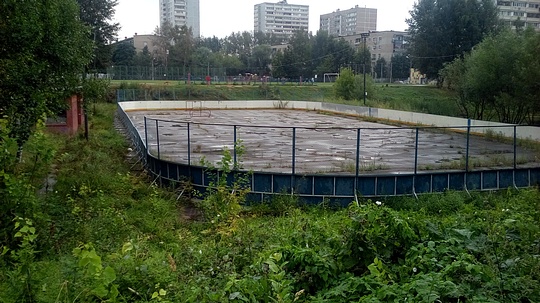 Спортивная площадка в восьмом микрорайоне, Комиссия по физической культуре и спорту